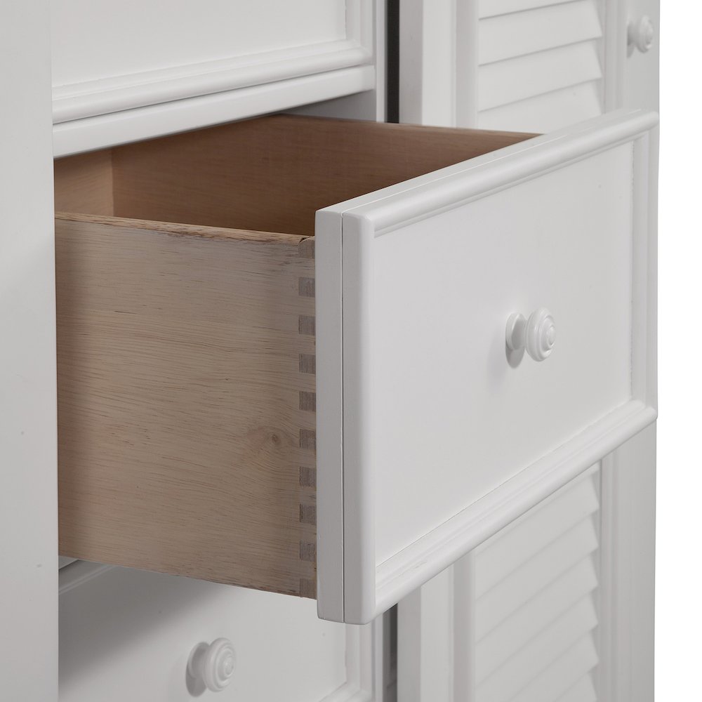 Cottage Traditions Gentleman's Chest - White Cottage. Picture 5