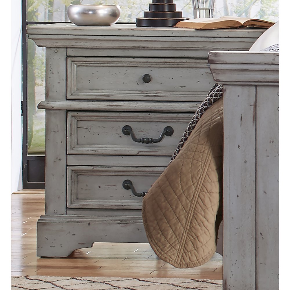 Stonebrook 3-Drawer Nightstand - Light Distressed Antique Gray. Picture 10