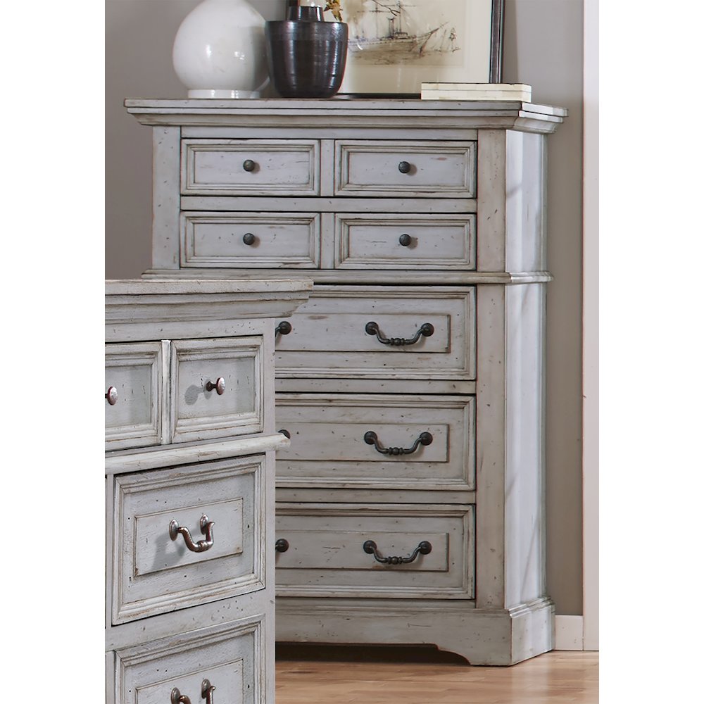 Stonebrook 5-Drawer Chest - Light Distressed Antique Gray. Picture 6