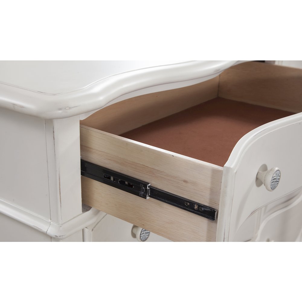 Rodanthe 6-Drawer Dresser - Dove White. Picture 3