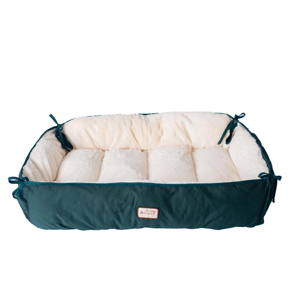 Large Laurel Green & Ivory Pet Bed And Mat. Picture 9