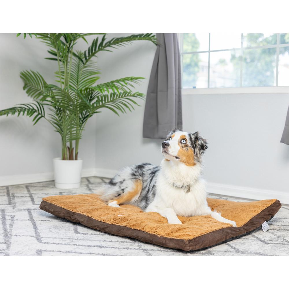 Armarkat Model M05HKF/ZS-L Large Pet Bed Mat with Poly Fill Cushion in Earth Brown & Mocha. Picture 4