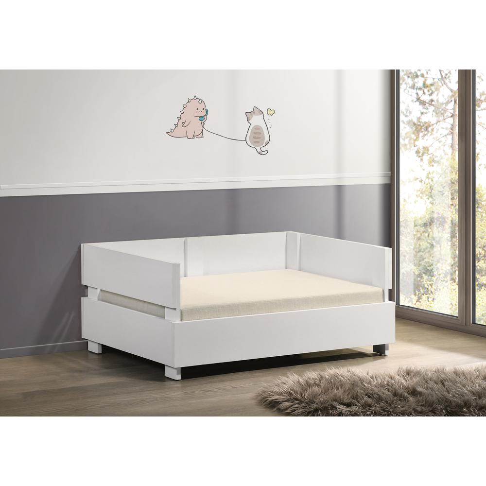 Pet Bed W/Cushion. Picture 1