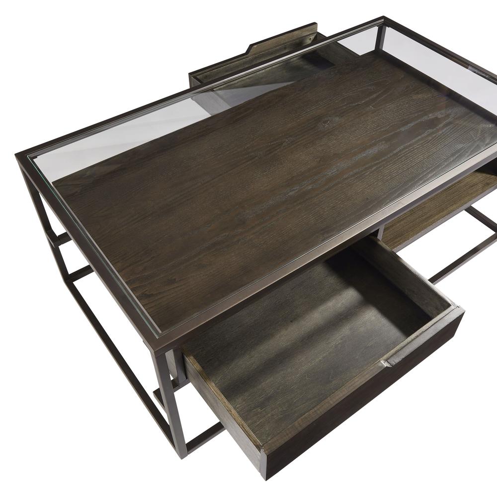 Cocktail Table. Picture 2