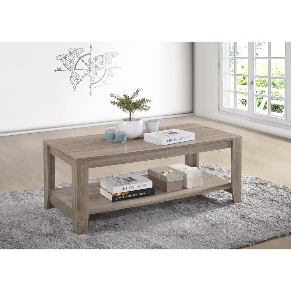 Cocktail Table. Picture 2