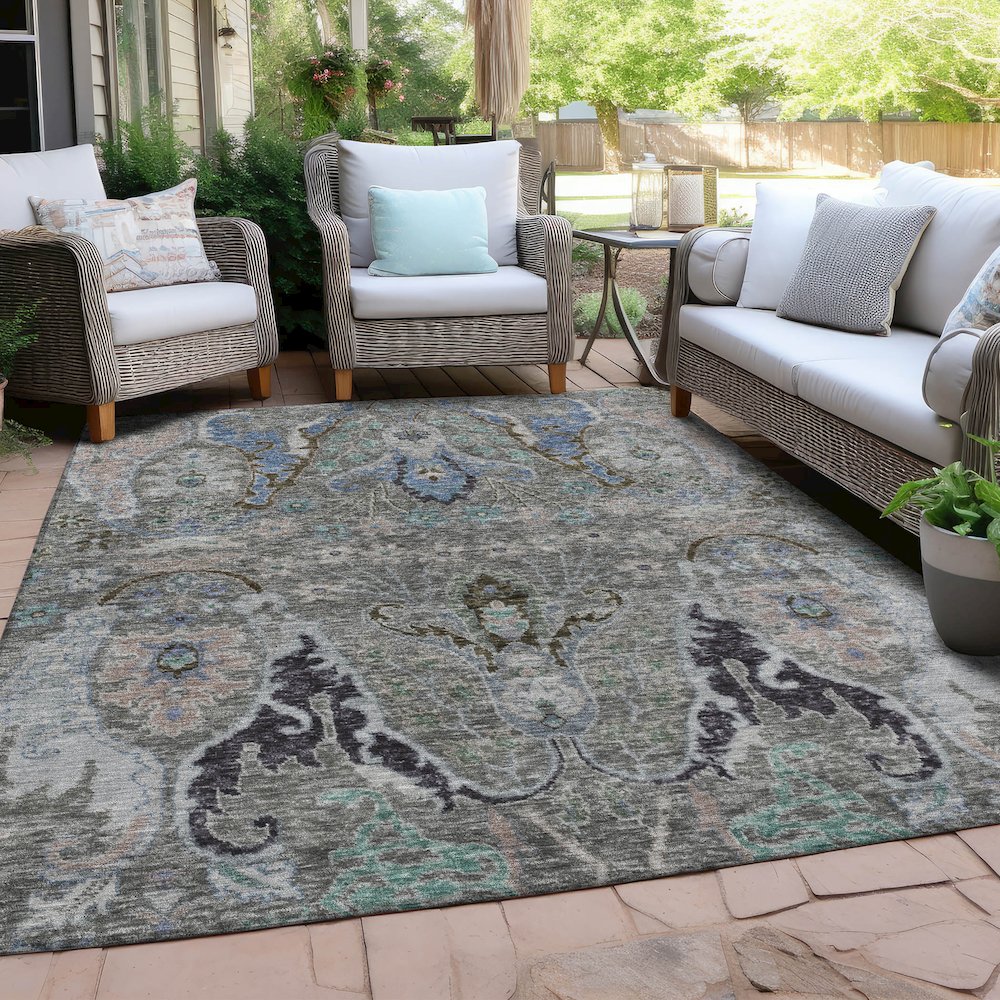 Machine Washable Indoor/Outdoor Chantille Pewter 3' x 5' Rug. Picture 7