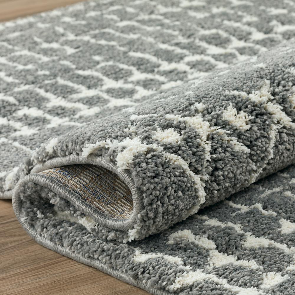Marquee MQ2 Metal 2'3" x 7'5" Runner Rug. Picture 6