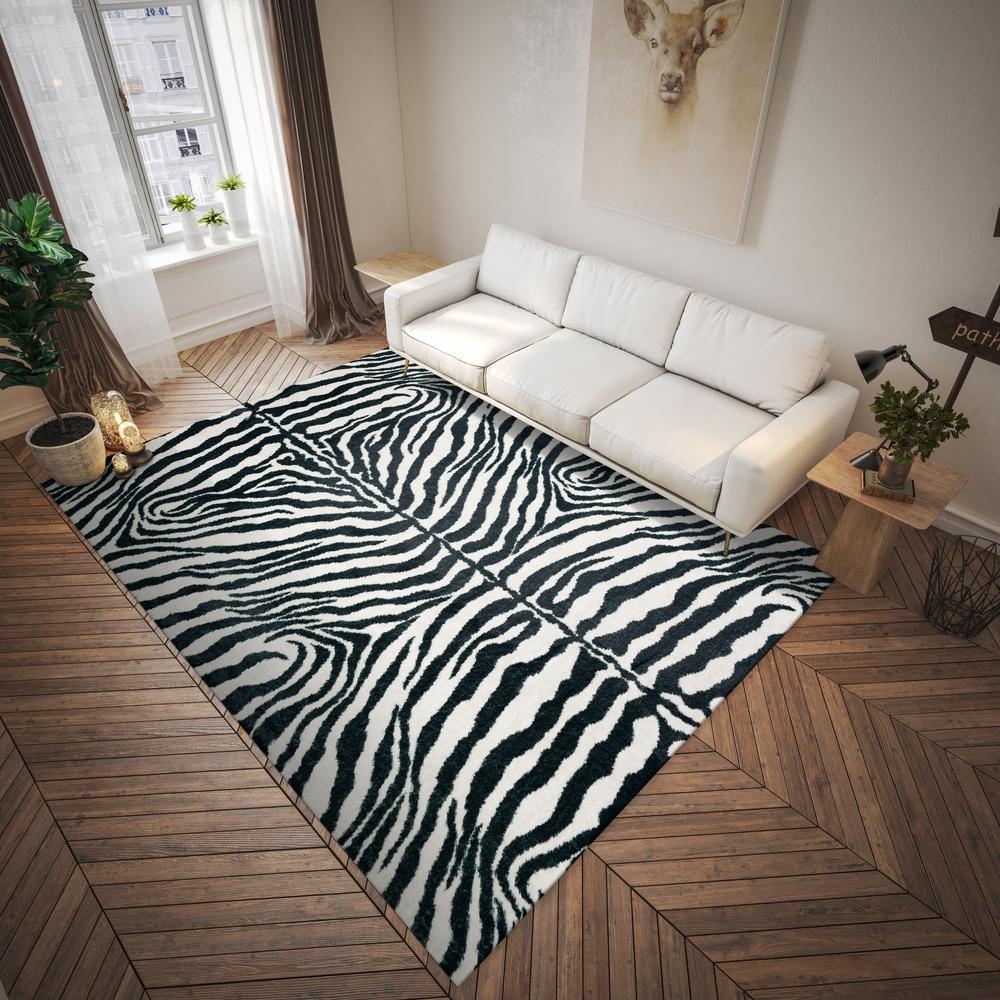 Akina AK1 Ivory 2'3" x 7'6" Runner Rug. Picture 2