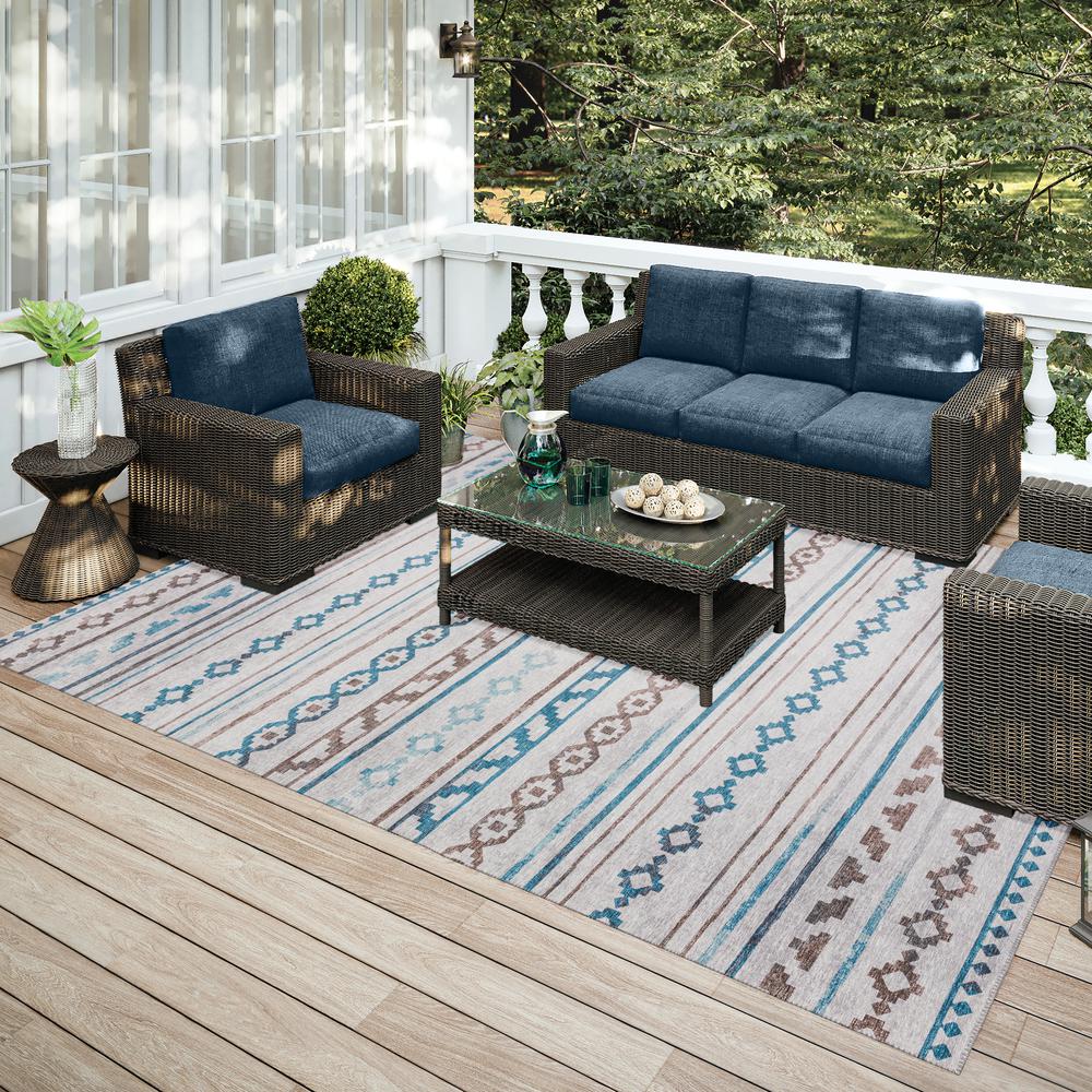 Yuma Gray Bohemian Southwest 9' x 12' Area Rug Gray AYU40. Picture 1