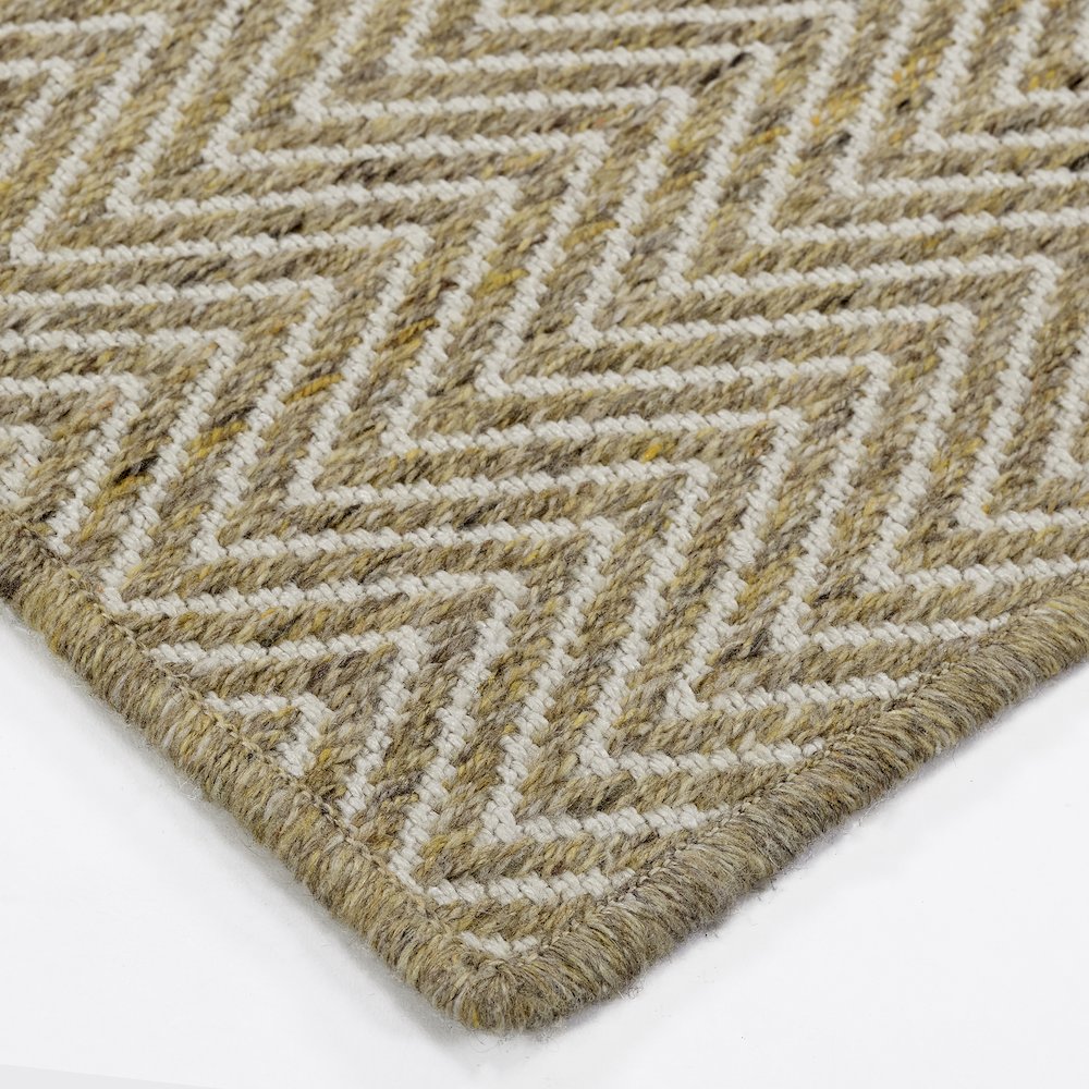 Provo Gold 2'3" x 7'6" Runner Rug. Picture 2