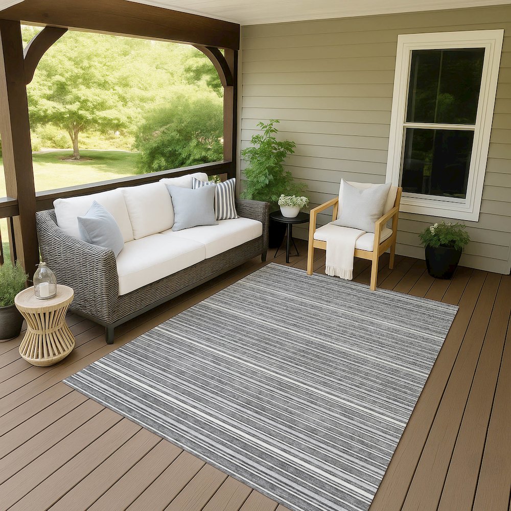 Luxury Washable Indoor/Outdoor Soft Essentials SE2 Gray 2'6" x 3'10" Rug. Picture 7