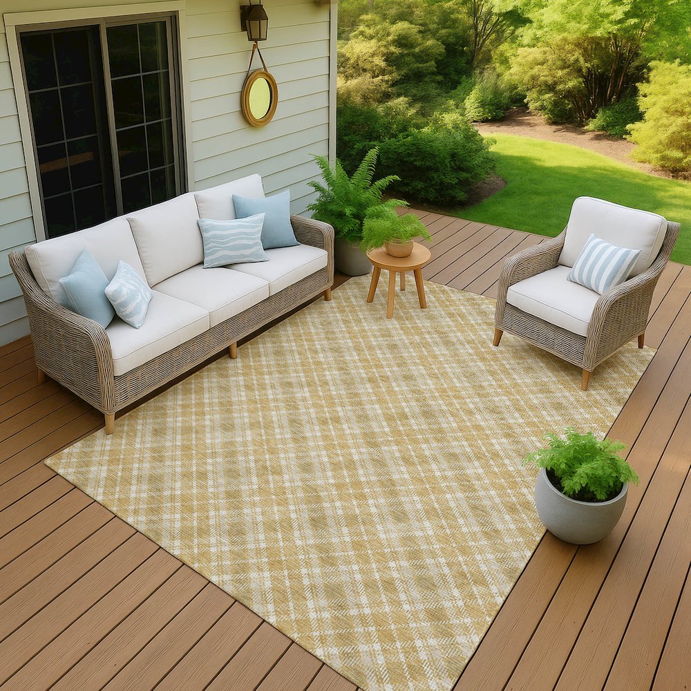 Luxury Washable Indoor/Outdoor Soft Essentials SE3 Gold 2'6" x 3'10" Rug. Picture 7