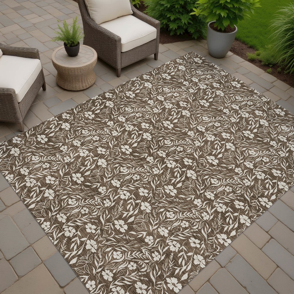 Luxury Washable Indoor/Outdoor Soft Essentials SE4 Brown 2'6" x 3'10" Rug. Picture 7