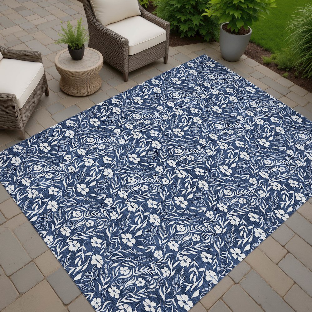 Luxury Washable Indoor/Outdoor Soft Essentials SE4 Blue 2'6" x 3'10" Rug. Picture 7
