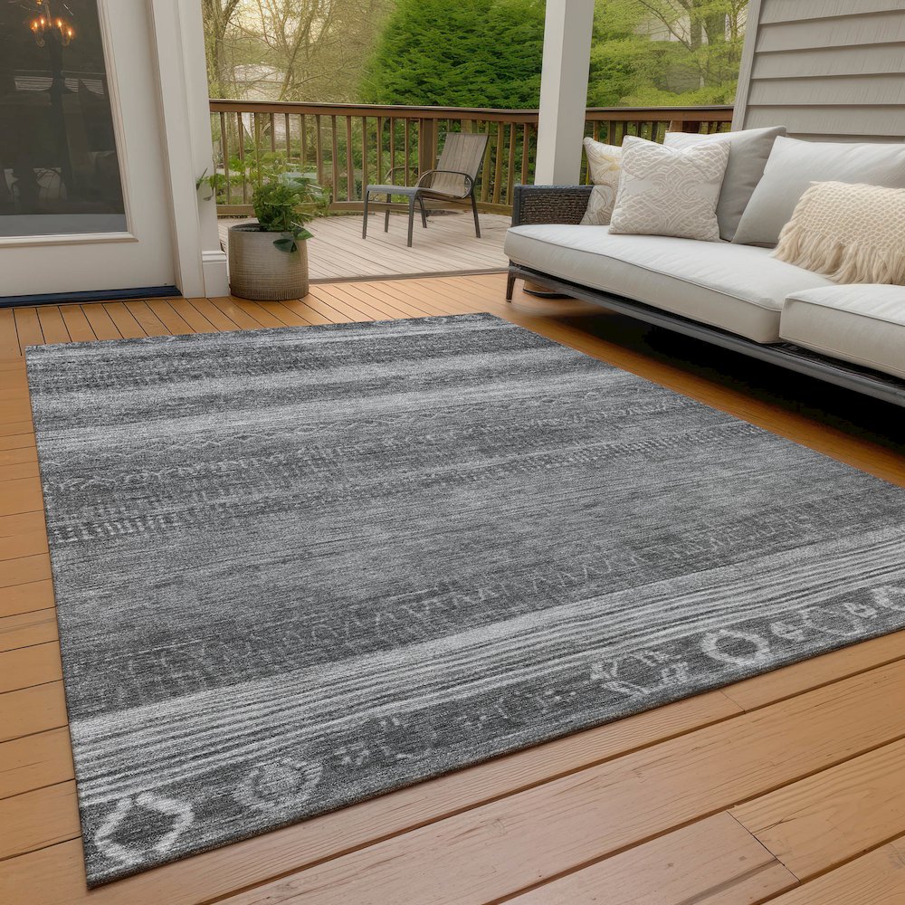 Machine Washable Indoor/Outdoor Chantille Gray 5' x 7'6" Rug. Picture 8