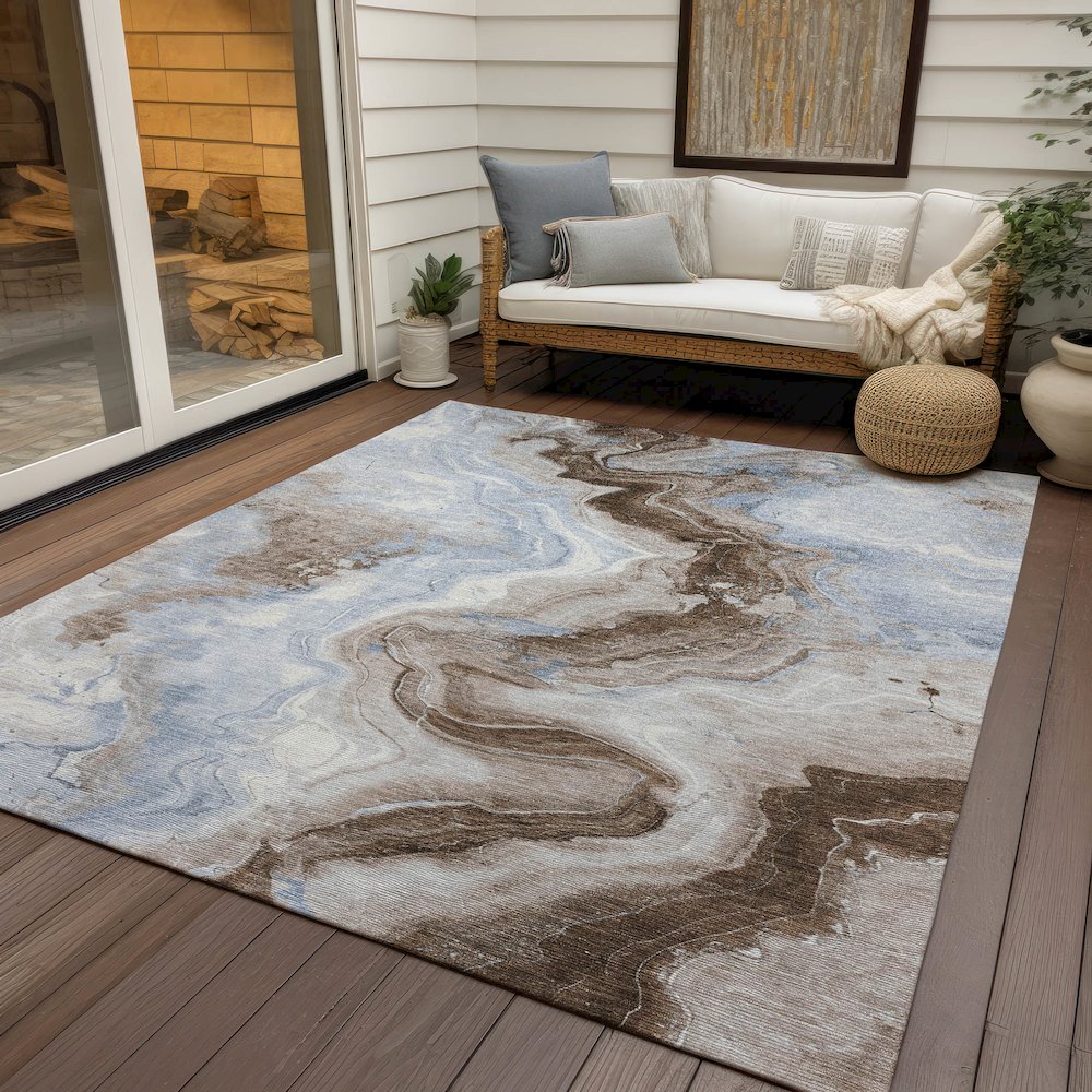 Machine Washable Indoor/Outdoor Chantille Taupe 5' x 7'6" Rug. Picture 7