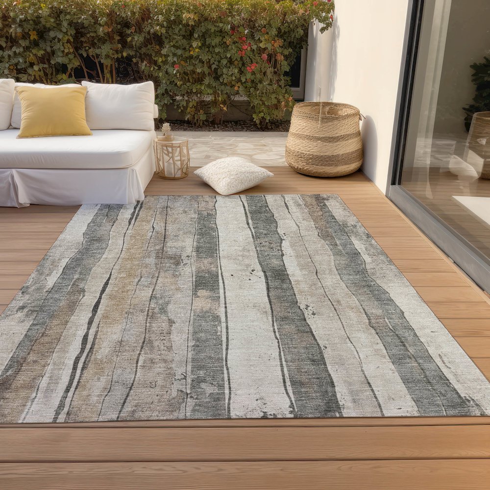 Machine Washable Indoor/Outdoor Chantille Putty 5' x 7'6" Rug. Picture 8