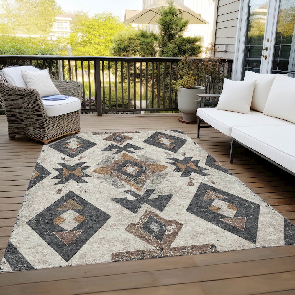 Machine Washable Indoor/Outdoor Chantille Beige 5' x 7'6" Rug. Picture 8