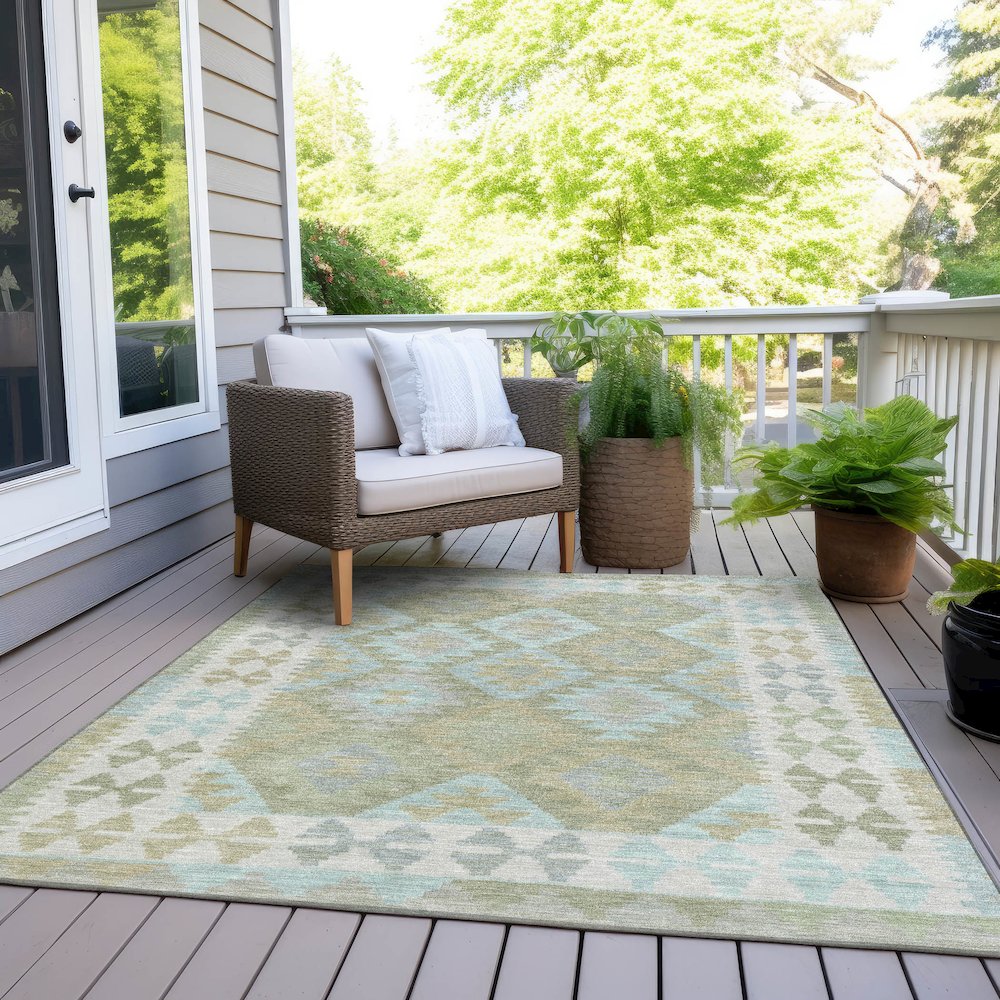 Machine Washable Indoor/Outdoor Chantille Sage 5' x 7'6" Rug. Picture 8