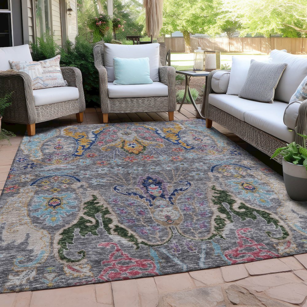 Machine Washable Indoor/Outdoor Chantille Gray 5' x 7'6" Rug. Picture 7