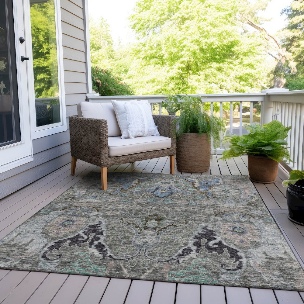 Machine Washable Indoor/Outdoor Chantille Pewter 5' x 7'6" Rug. Picture 8