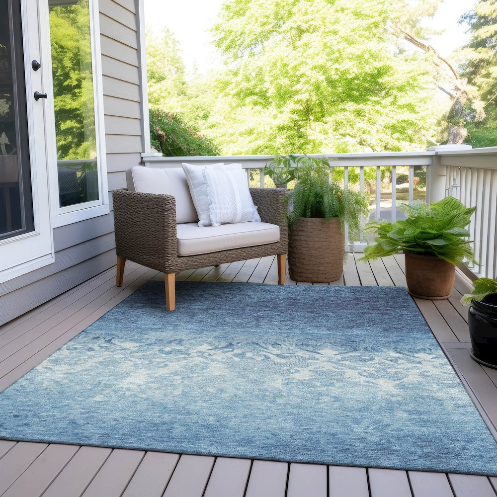 Machine Washable Indoor/Outdoor Chantille Denim 5' x 7'6" Rug. Picture 8