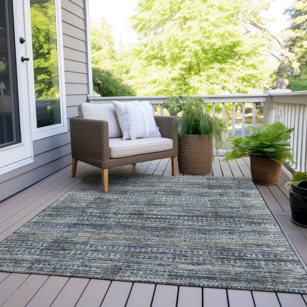 Machine Washable Indoor/Outdoor Chantille Denim 5' x 7'6" Rug. Picture 8