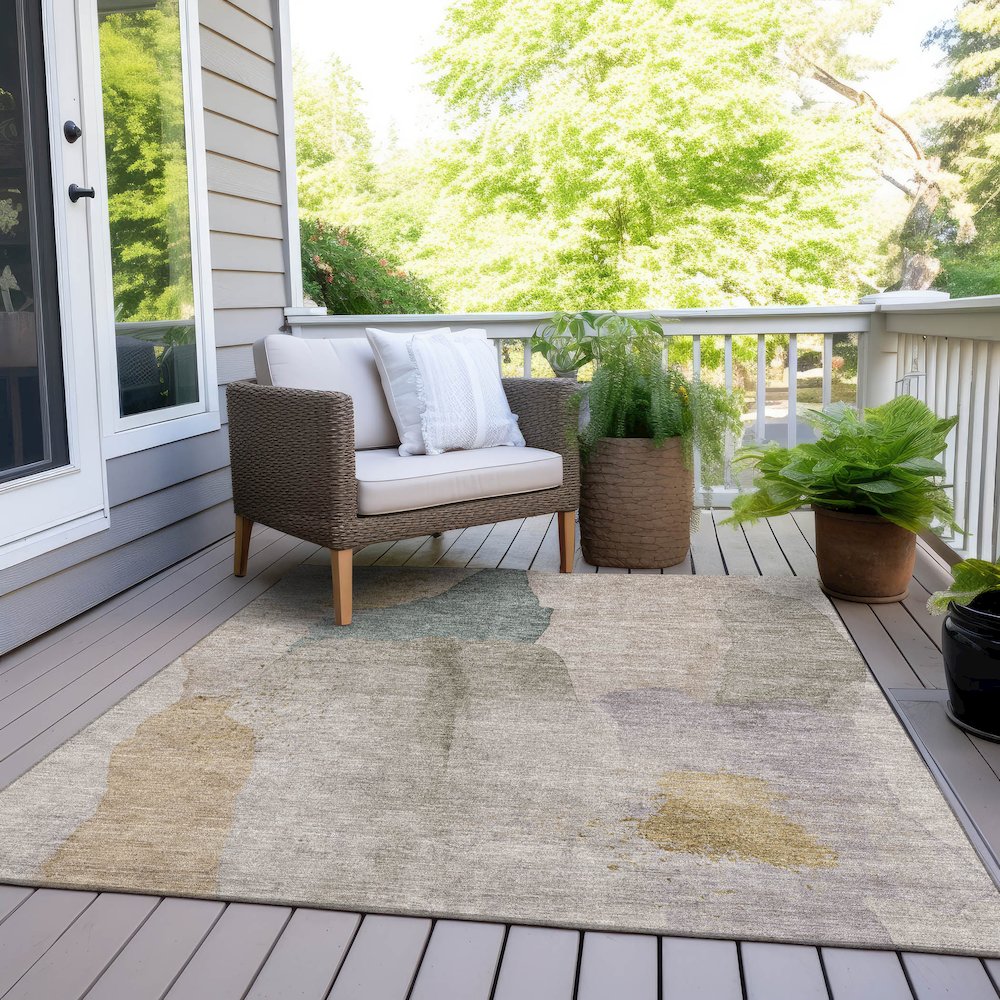 Machine Washable Indoor/Outdoor Chantille Beige 5' x 7'6" Rug. Picture 8