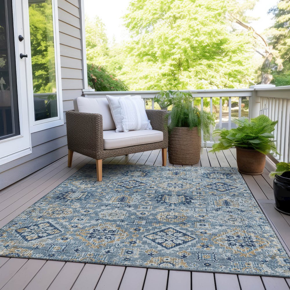 Machine Washable Indoor/Outdoor Chantille Denim 5' x 7'6" Rug. Picture 8