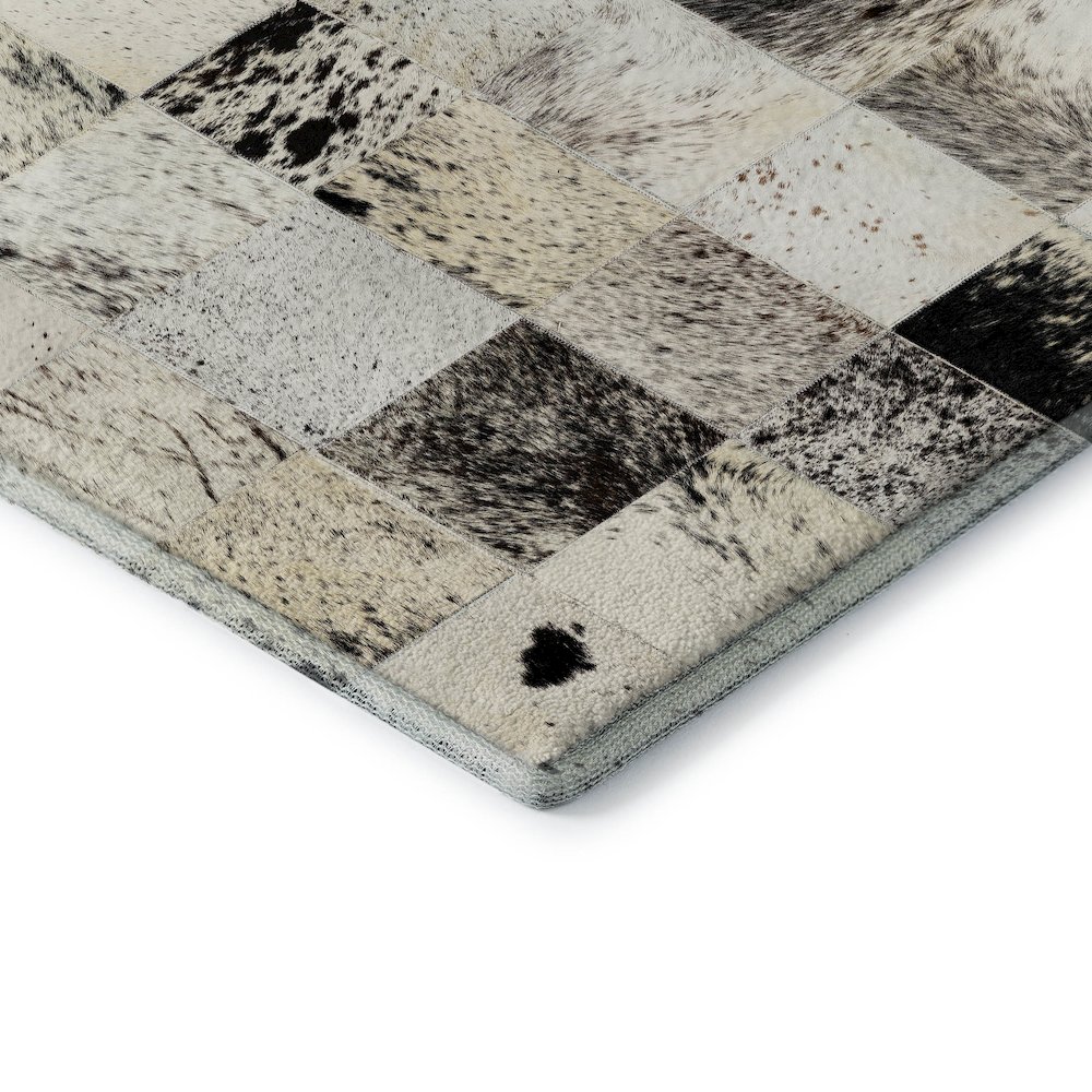 Luxury Washable Indoor/Outdoor Bozeman Cream 2'6" x 3'10" Rug. Picture 2