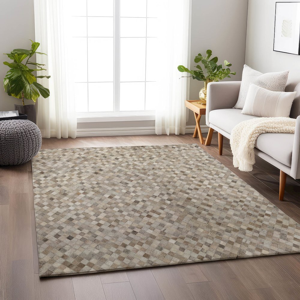Luxury Washable Indoor/Outdoor Bozeman Gray 5' x 7'6" Rug. Picture 5