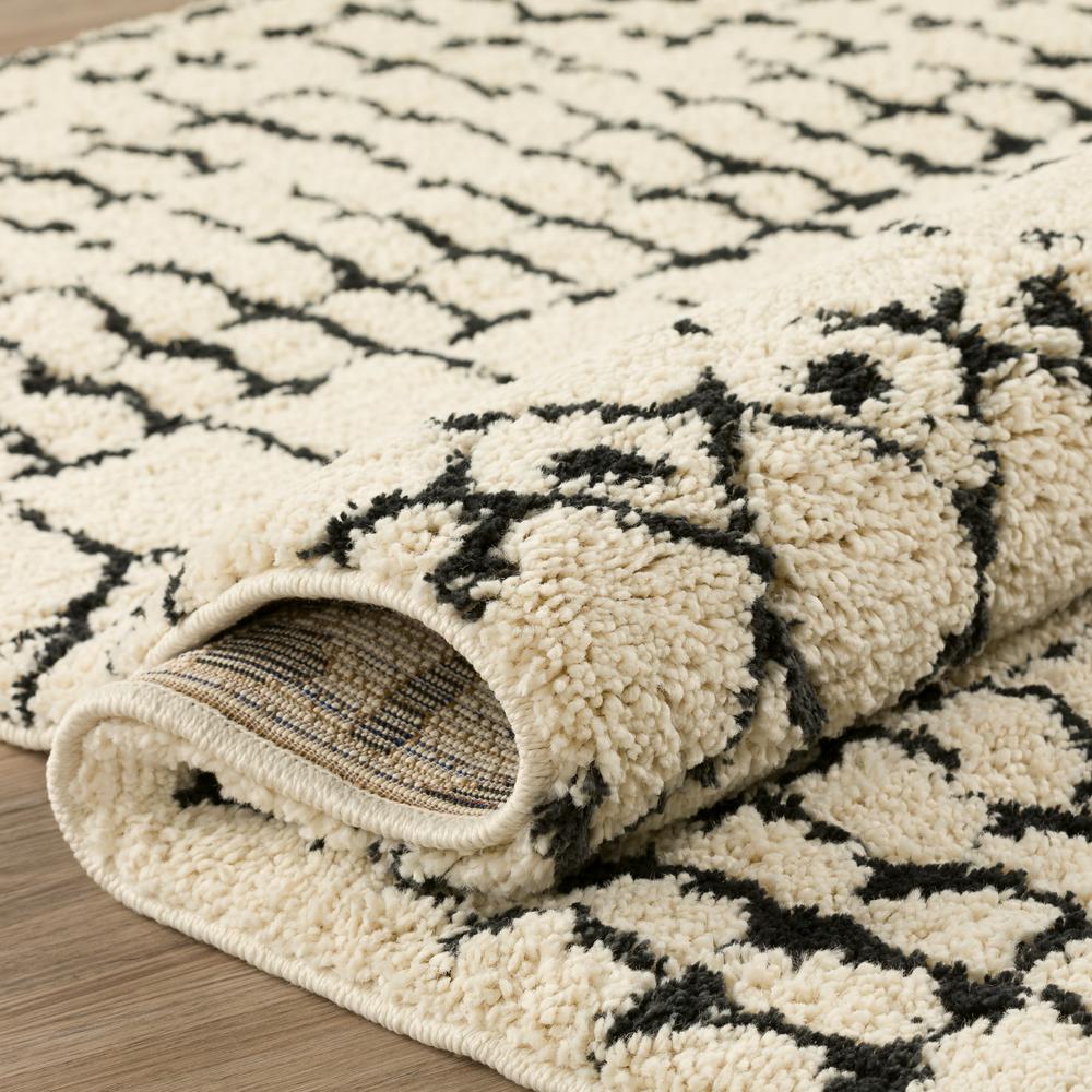 Marquee MQ2 Ivory/Midnight 3'3" x 5'1" Rug. Picture 6