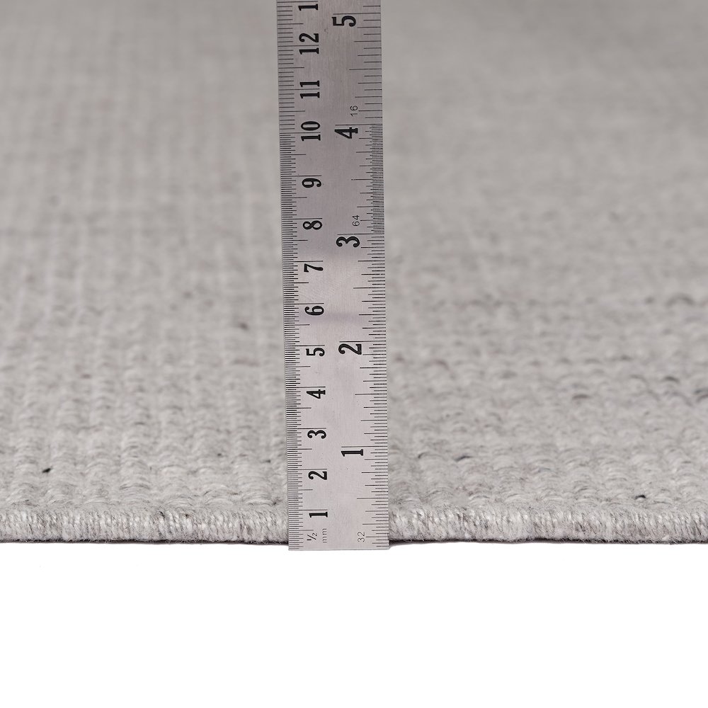 Chambal Putty 3'6" x 5'6" Rug. Picture 3