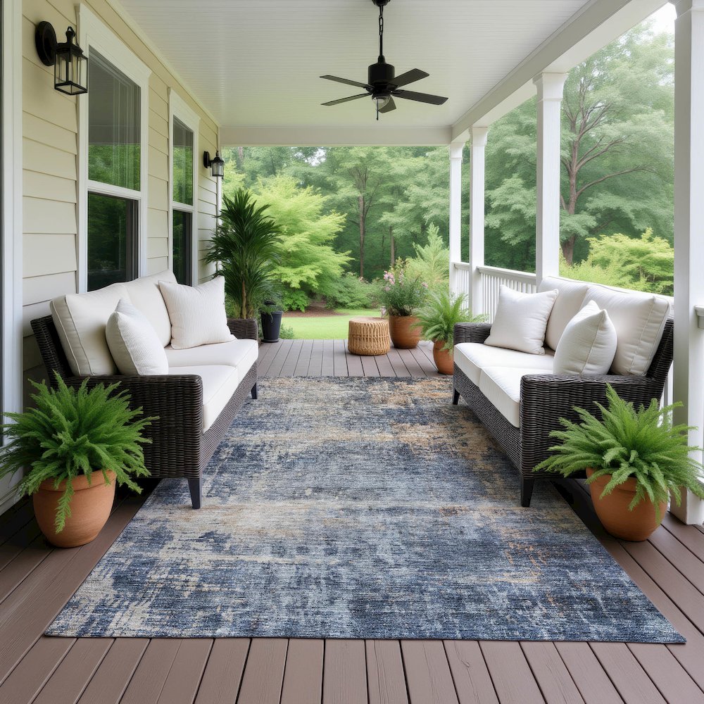 Indoor/Outdoor Nouveau Denim 5' x 7'6" Rug. Picture 6