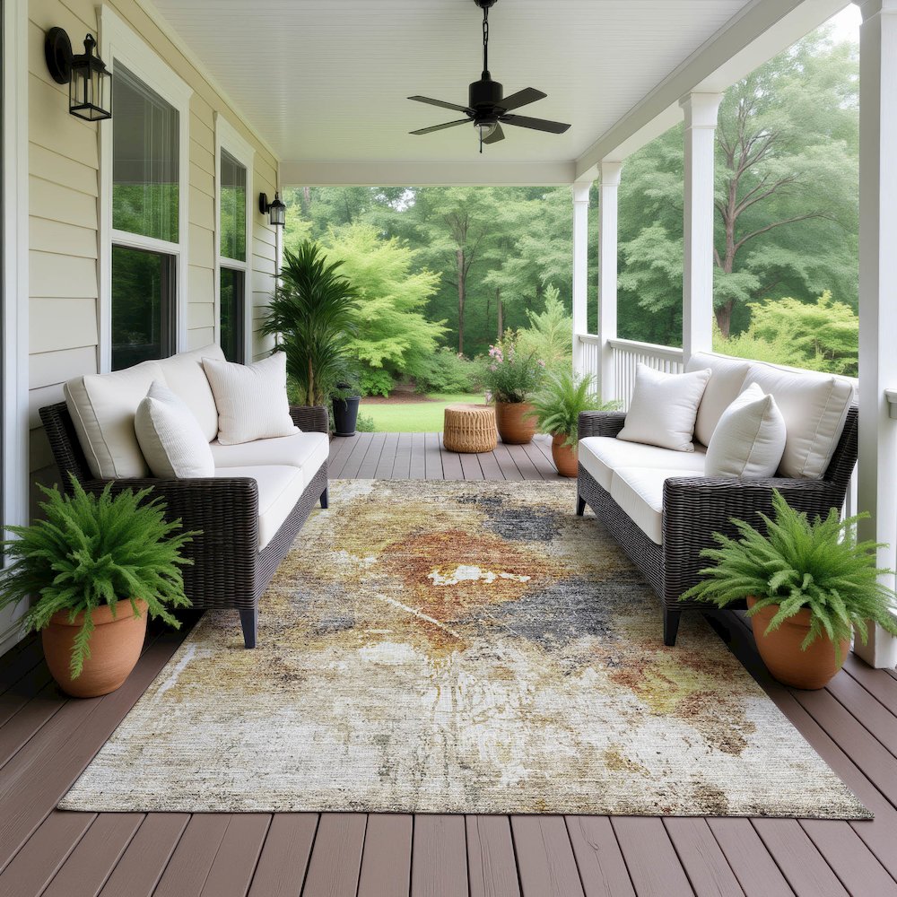 Indoor/Outdoor Nouveau Taupe 5' x 7'6" Rug. Picture 6