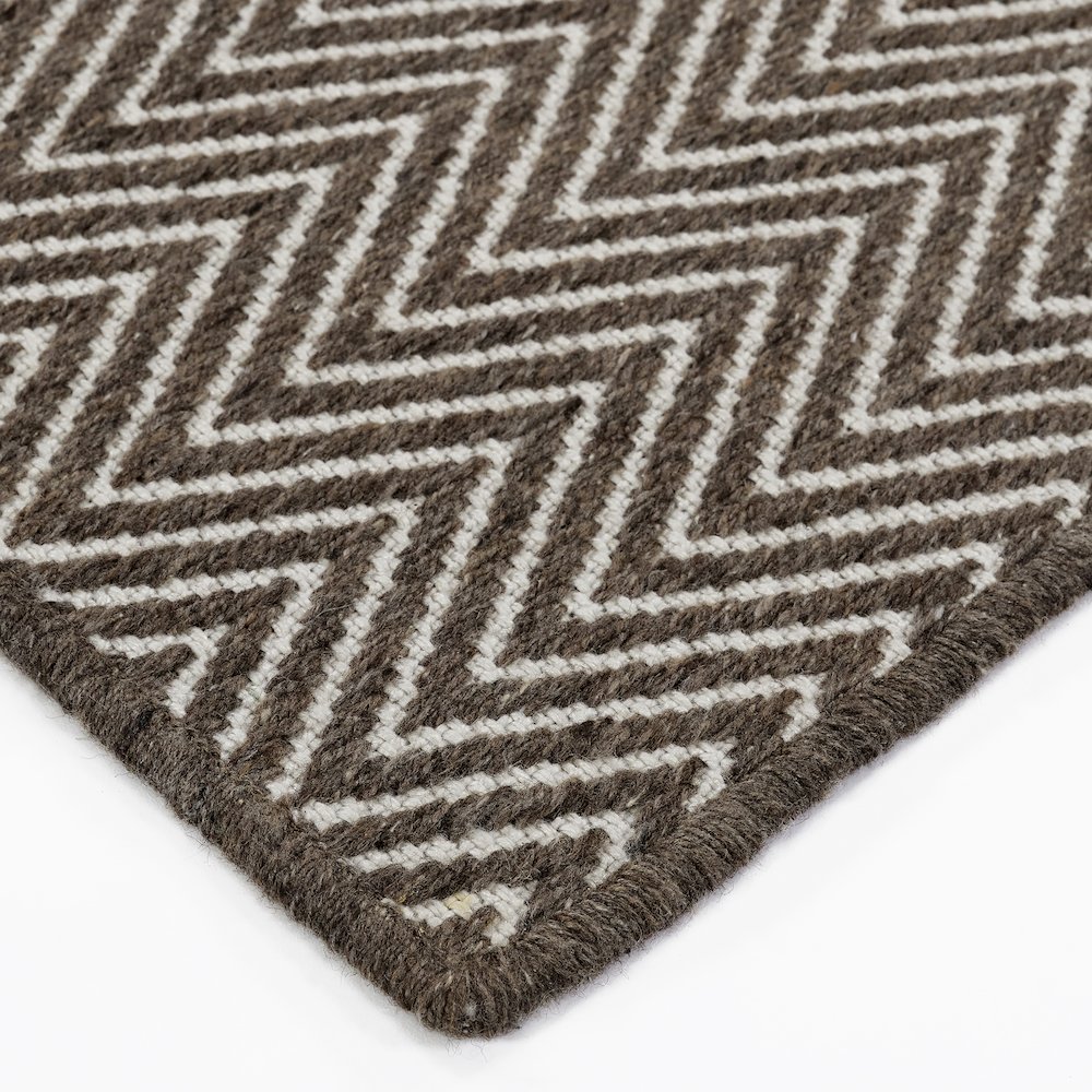 Provo Brown 3'6" x 5'6" Rug. Picture 2