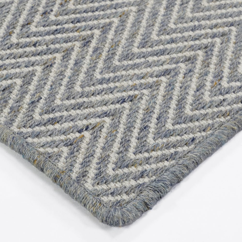 Provo Sky 3'6" x 5'6" Rug. Picture 2