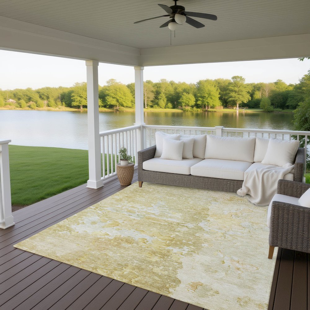 Luxury Washable Indoor/Outdoor Ravenna Gold 5' x 7'6" Rug. Picture 7