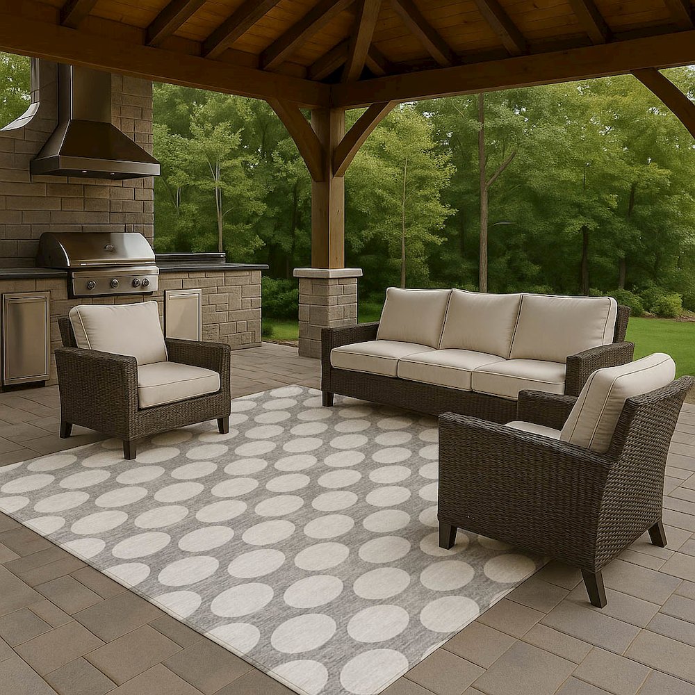 Luxury Washable Indoor/Outdoor The Reserve Gray 5' x 7'6" Rug. Picture 7