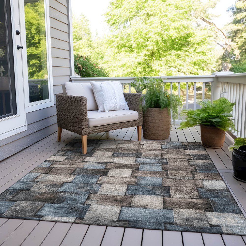 Machine Washable Indoor/Outdoor Chantille Taupe 8' x 10' Rug. Picture 8