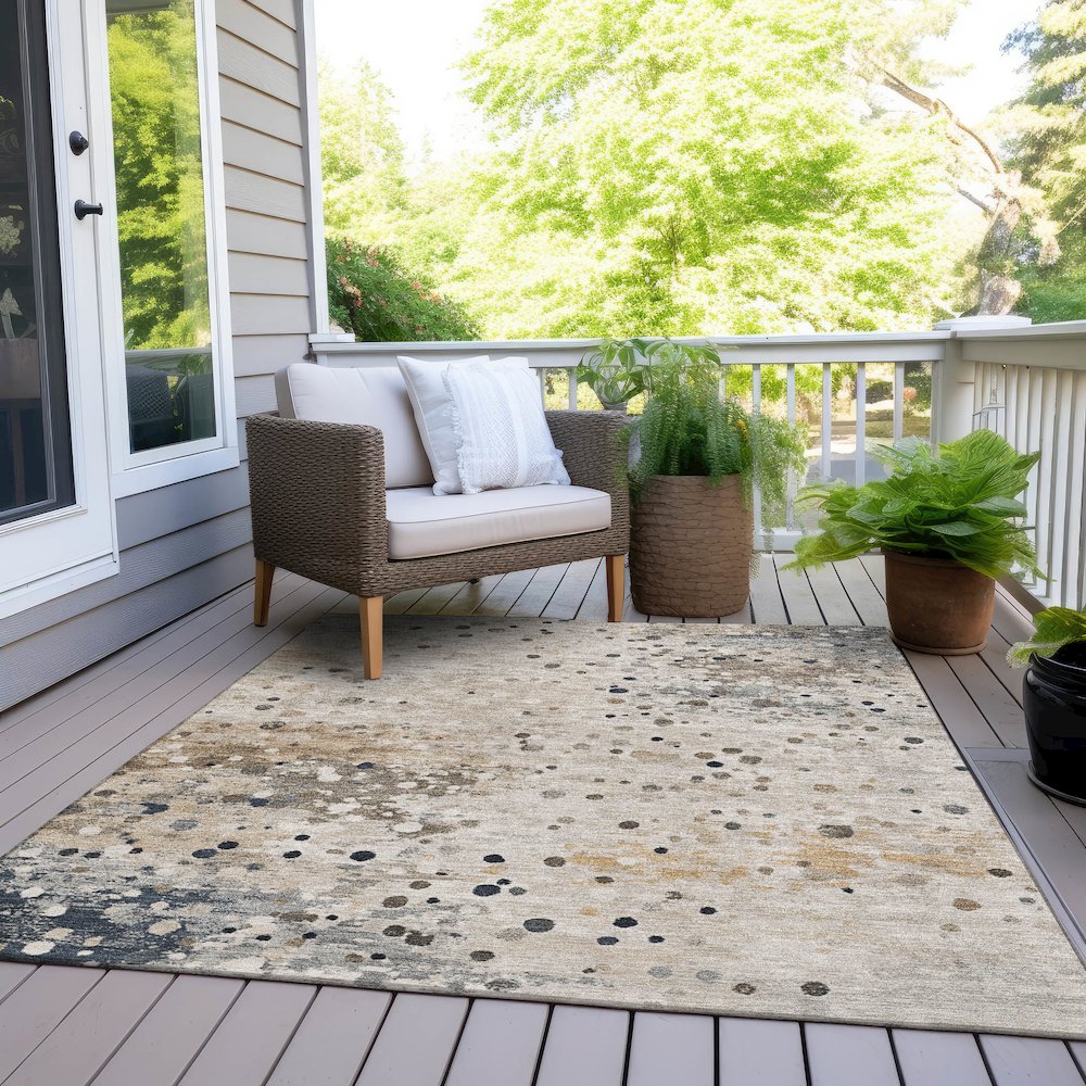 Machine Washable Indoor/Outdoor Chantille Ivory 8' x 10' Rug. Picture 8