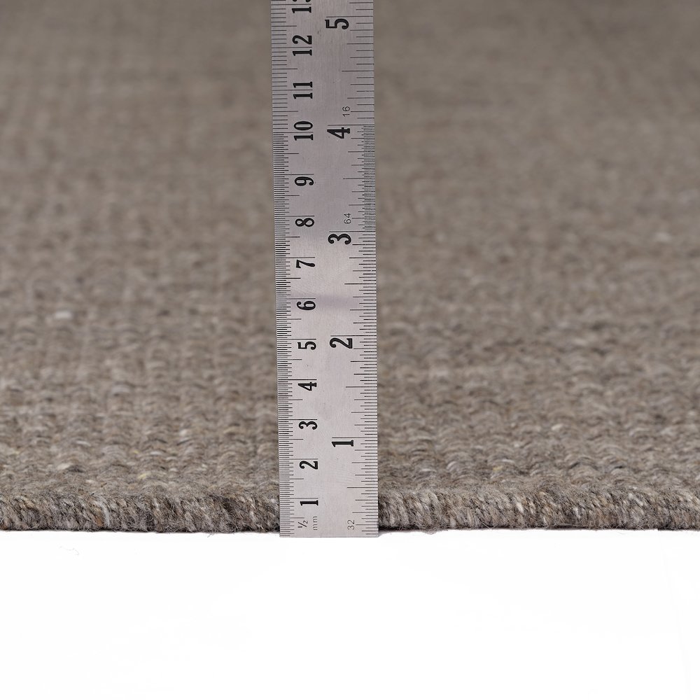 Chambal Chocolate 5' x 7'6" Rug. Picture 3