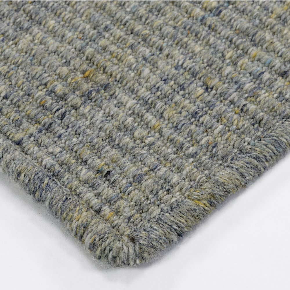 Chambal Green 5' x 7'6" Rug. Picture 2
