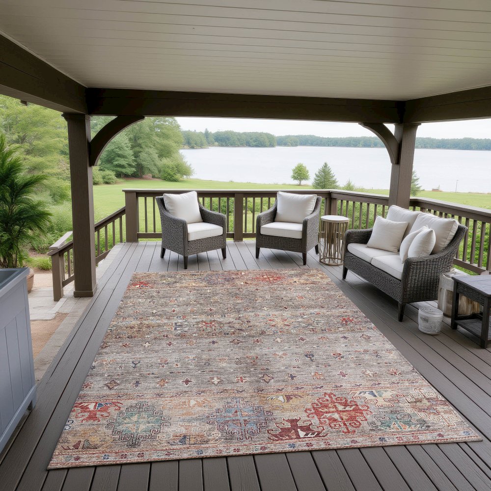 Indoor/Outdoor Karaj Gray 8' x 10' Rug. Picture 6