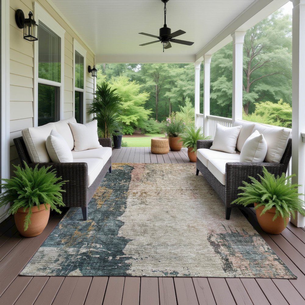 Indoor/Outdoor Nouveau Taupe 8' x 10' Rug. Picture 6