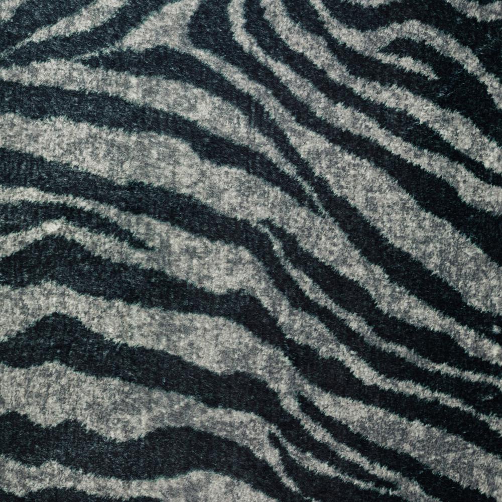 Akina AK1 Midnight 5' x 7'6" Rug. Picture 3