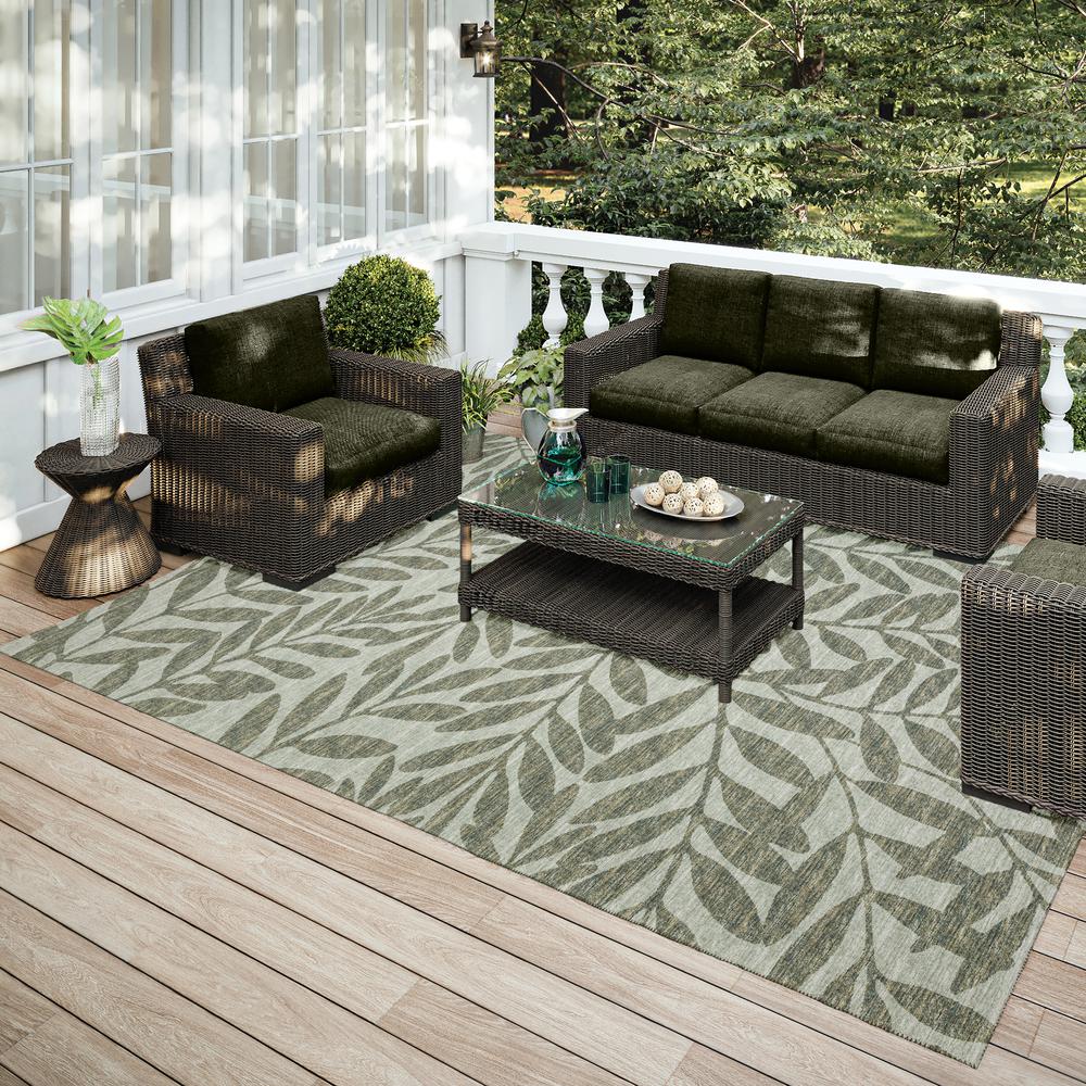 Yuma Green Coastal Floral 5' x 7'6" Area Rug Green AYU35. Picture 1