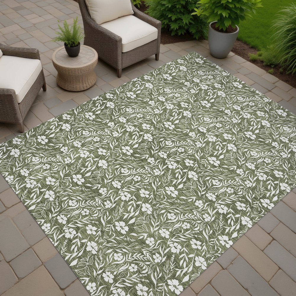 Luxury Washable Indoor/Outdoor Soft Essentials SE4 Green 5' x 7'6" Rug. Picture 7