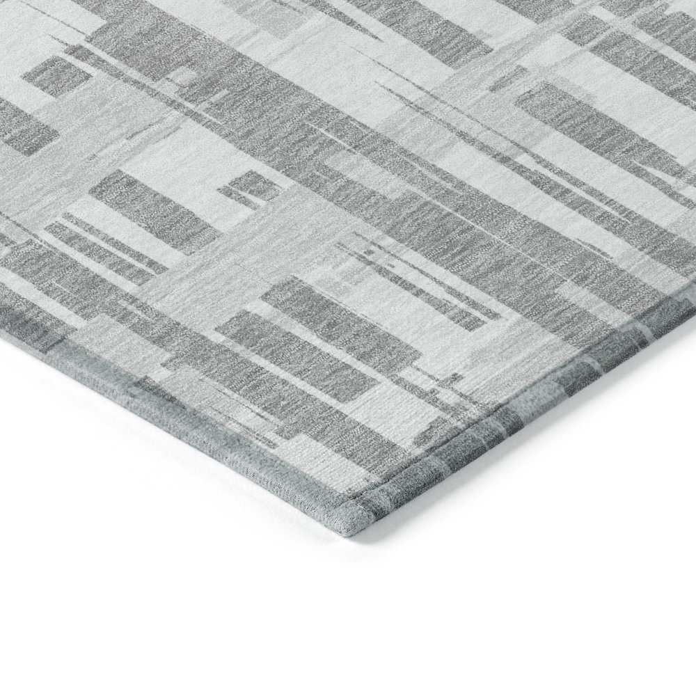 Machine Washable Indoor/Outdoor Chantille Gray 5' x 7'6" Rug. Picture 3