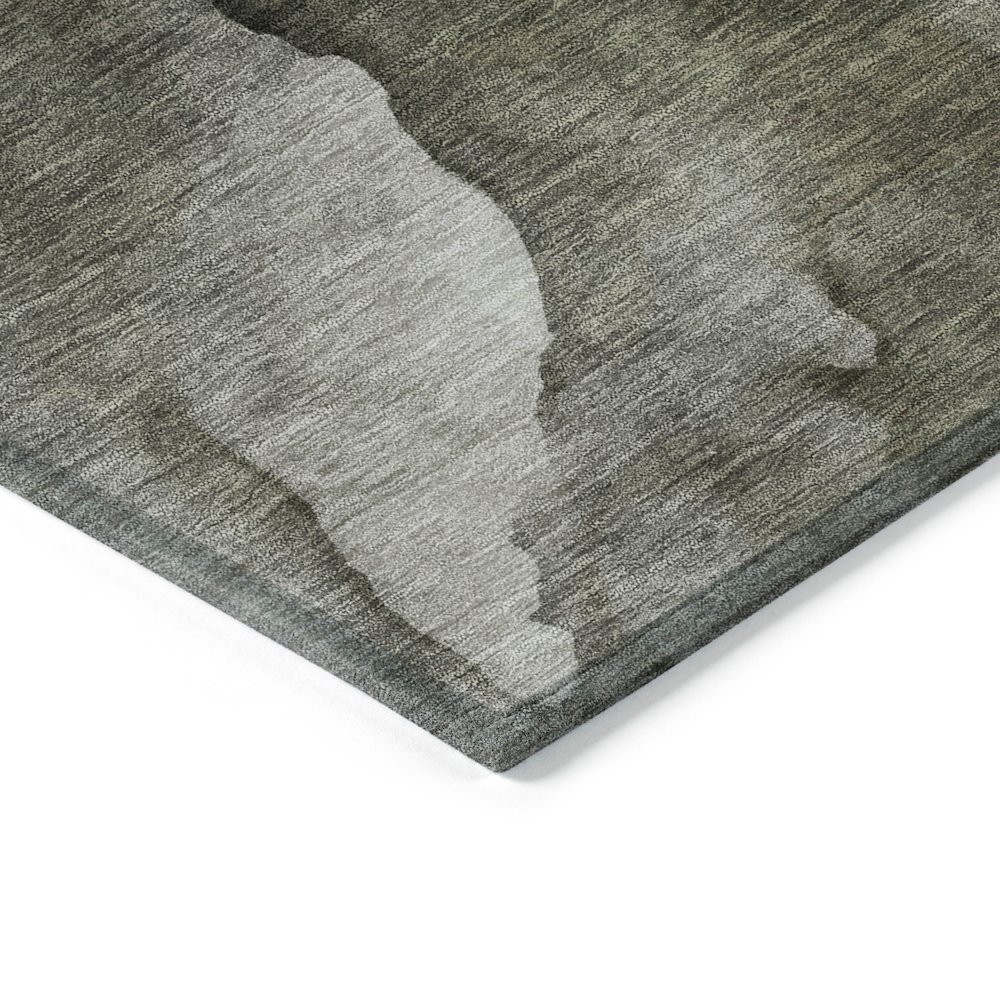 Machine Washable Indoor/Outdoor Chantille Gray 5' x 7'6" Rug. Picture 3
